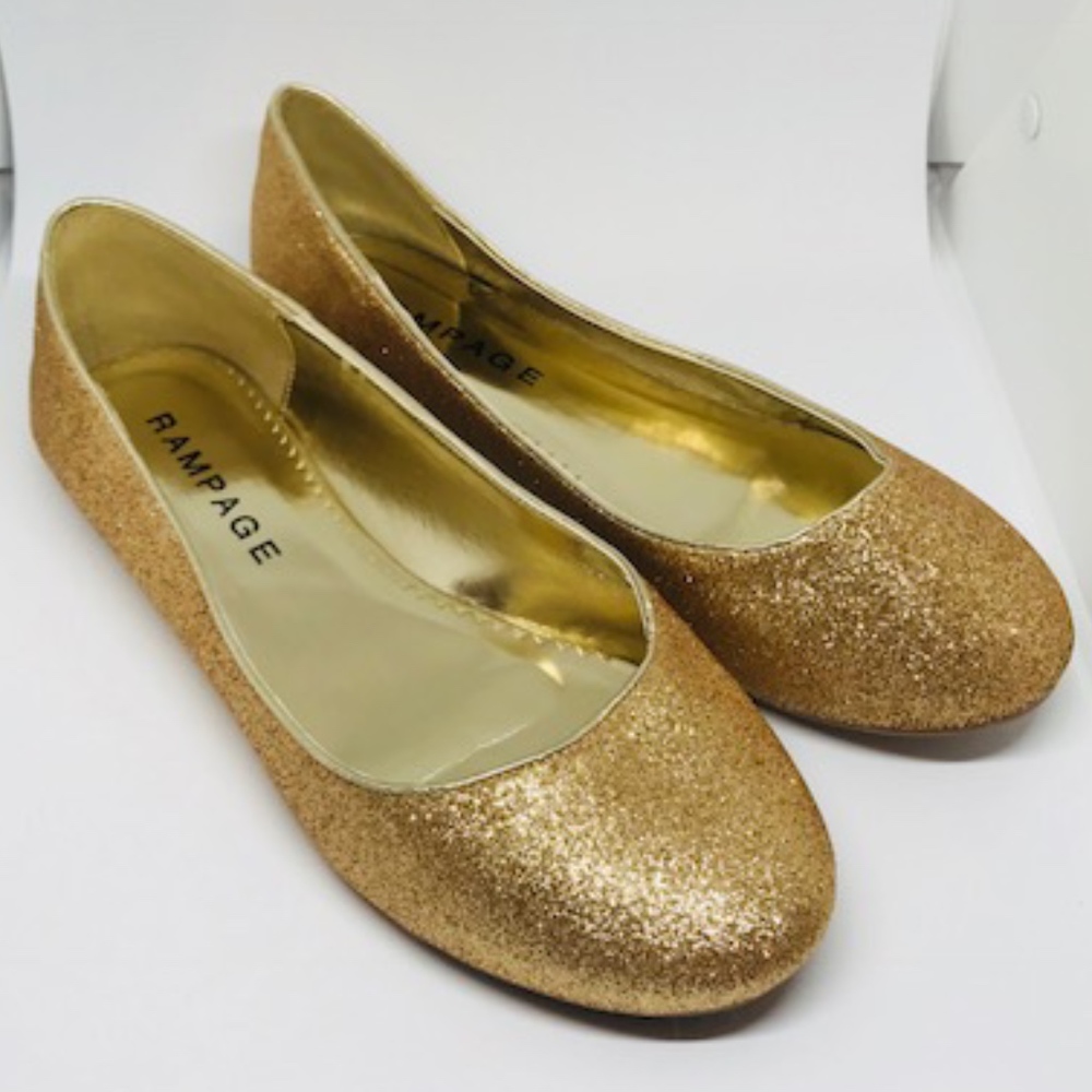 Golden flat ballerinas